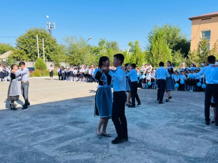 №117"Алтынтөбе" жалпы білім беретін мектебінде  "Білімді ұлт:терең білім, еңбекқорлық және отаншылдық қасиет" тақырыбында  алғашқы қоңырау салтанатты іс-шарасы