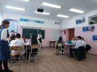 8"А" сыныбында "Пифогор теоремасын пайдаланып есептер шығару"тақырыбында ашық сабақ өткізді