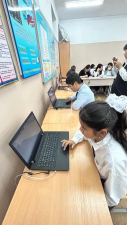 №117"Алтынтөбе" жалпы орта білім беретін мектебінде 2023 жылдың 24 қараша күні “Әлемнің ғажайып бес тірегі”онкүндік аясында информатика пәні мұғалімі Г.Әбілқасым 7”Ә” сынып оқушыларымен “Деректер типтері”тақырыпта ашық сабақ ұйымдастырып өткізді.