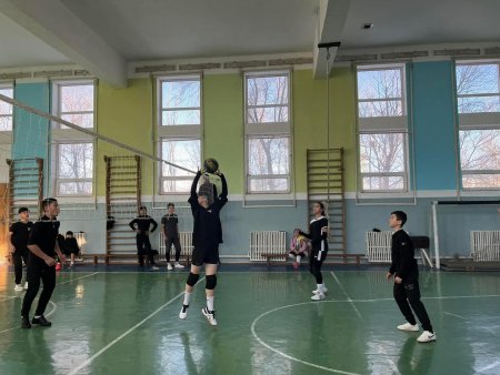 “Тоғыз айға -9 іс- шара”жоспарына сәйкес,Қазақстан Республикасы Тәуелсіздігіне 32 жыл толуына орай 8-10 сынып оқушылары арасында “Жеңісімді Тәуелсіздікке арнаймын” атты волейболдан спорттық жарыс ұйымдастырылды.